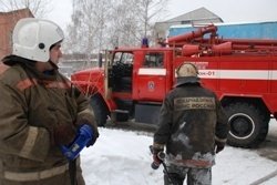 Спасатели МЧС России ликвидировали пожар в нежилом помещении в Таштагольском МР