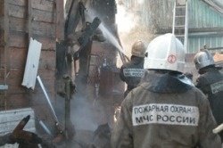 Сотрудники МЧС России ликвидировали пожар в частном жилом доме в Таштагольском МР